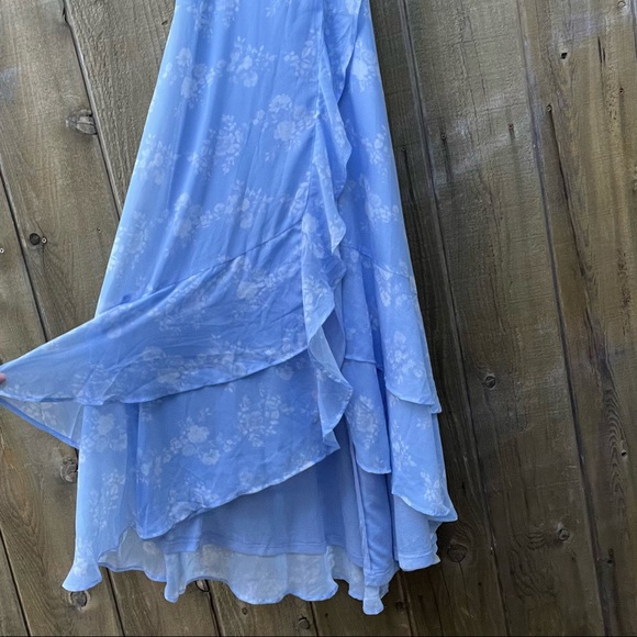 Light Blue Floral Lace-Up Back High-Low Maxi Dress 🌿 - Picture 7 of 12